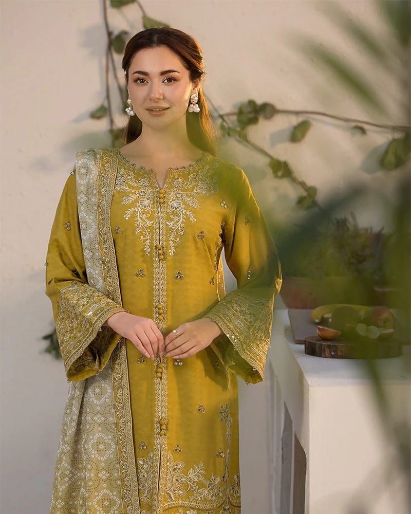 WEAR BY THE GORGEOUS PAKISTANI ACTRESS HANIA AMIR