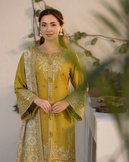 WEAR BY THE GORGEOUS PAKISTANI ACTRESS HANIA AMIR